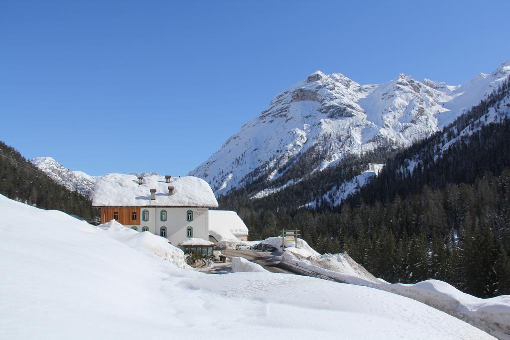 Hotel Rifugio Ospitale Cortina d'Ampezzo Exterior foto